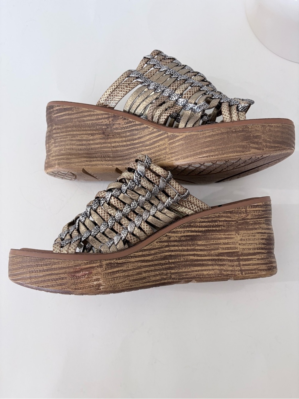OTBT STARLIKE Woven Leather Wedge Slide Sandals Metallic Boho Hippie EUC 7.5 - Picture 10 of 13